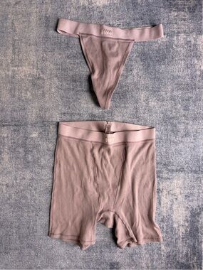 SKIMS Women's Two-Piece Underwear Set - Oyster Color | Never Worn